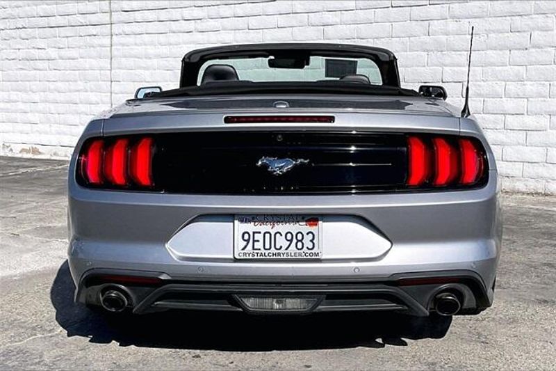 2023 Ford Mustang EcoBoost Premium photo 3