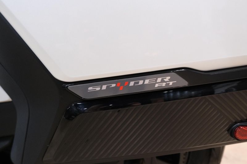 NEW 2026 CAN-AM SPYDER RT LIMITED Image 18