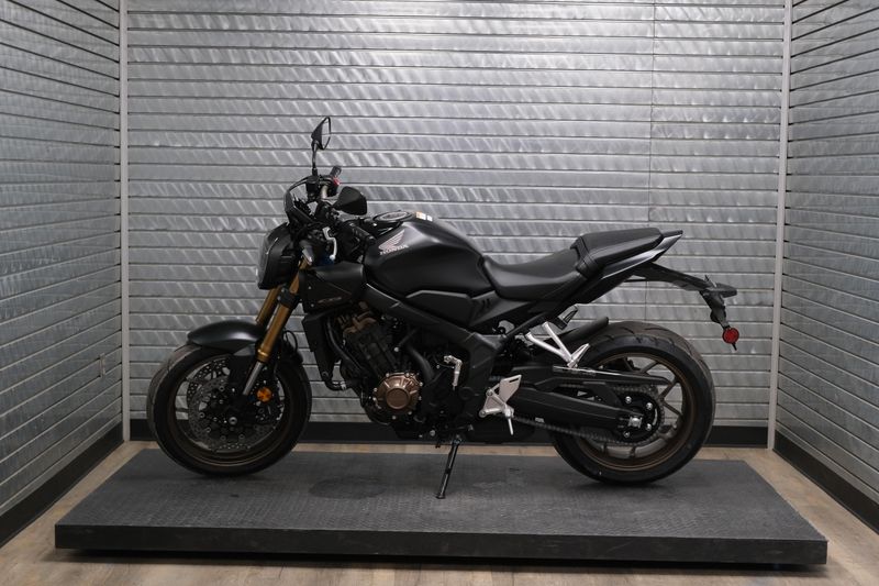 NEW 2026 HONDA CB650R ECLUTCH Image 6