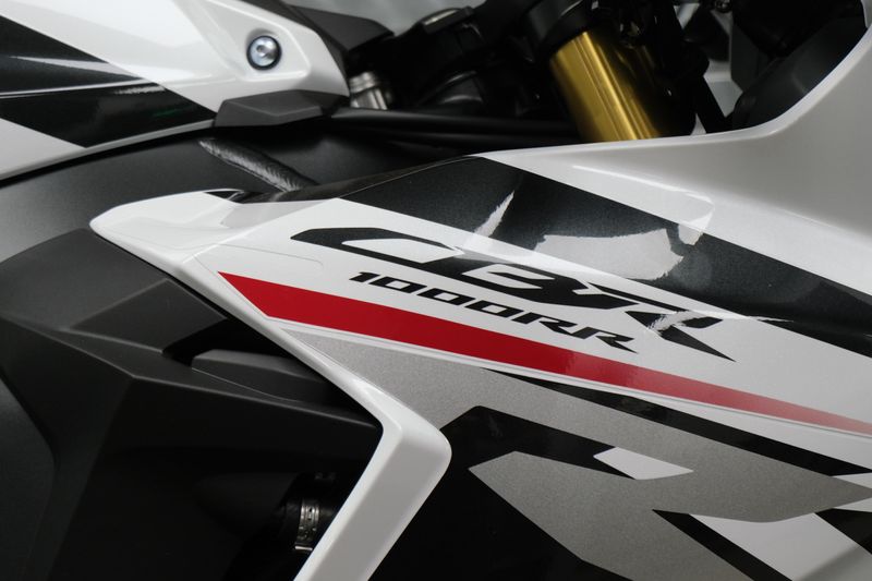 NEW 2027 HONDA CBR1000RR Image 11