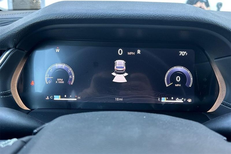 2025 Jeep Grand Cherokee Altitude photo 23