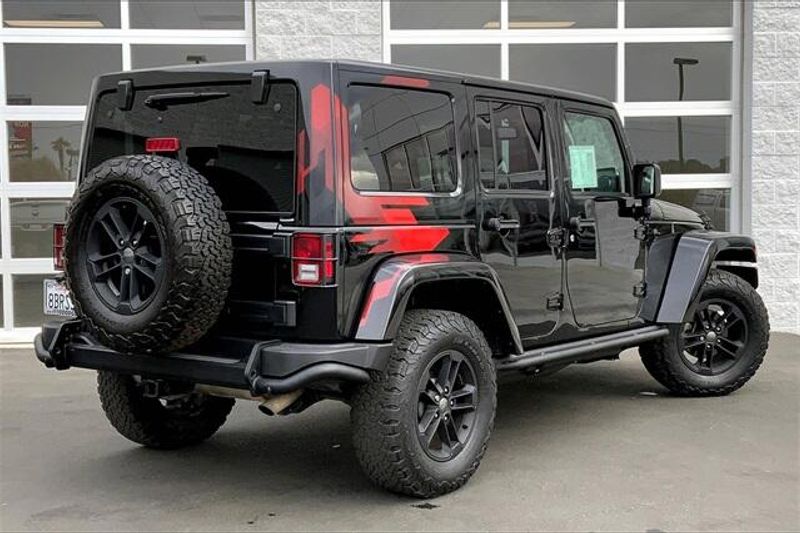 Used 2017 Jeep Wrangler JK Unlimited SaharaImage 13