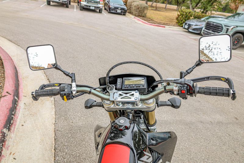 USED 2022 SUZUKI DRZ400SM Image 8