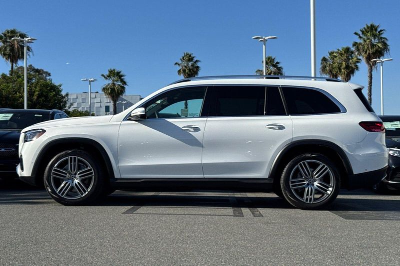 Used 2025 Mercedes-Benz GLS 450Image 7