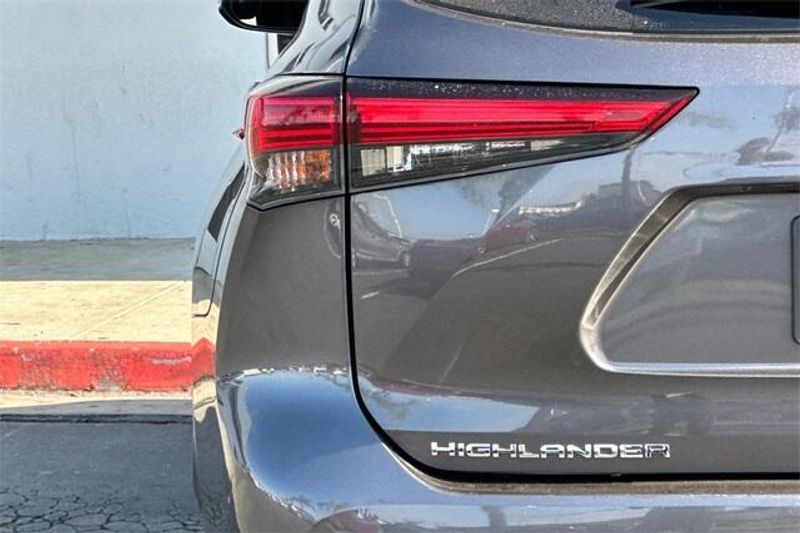 2022 Toyota Highlander XLEImage 25