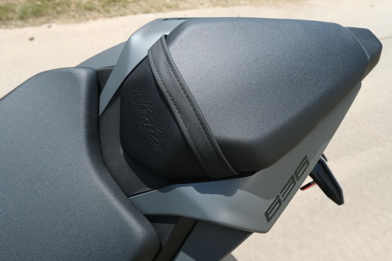 NEW 2026 KAWASAKI NINJA ZX6R Image 9