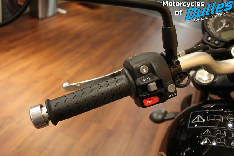 2025 Triumph Scrambler 900 Icon Image 9