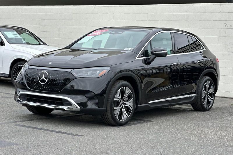 2023 Mercedes-Benz EQE 350+ SUVImage 8