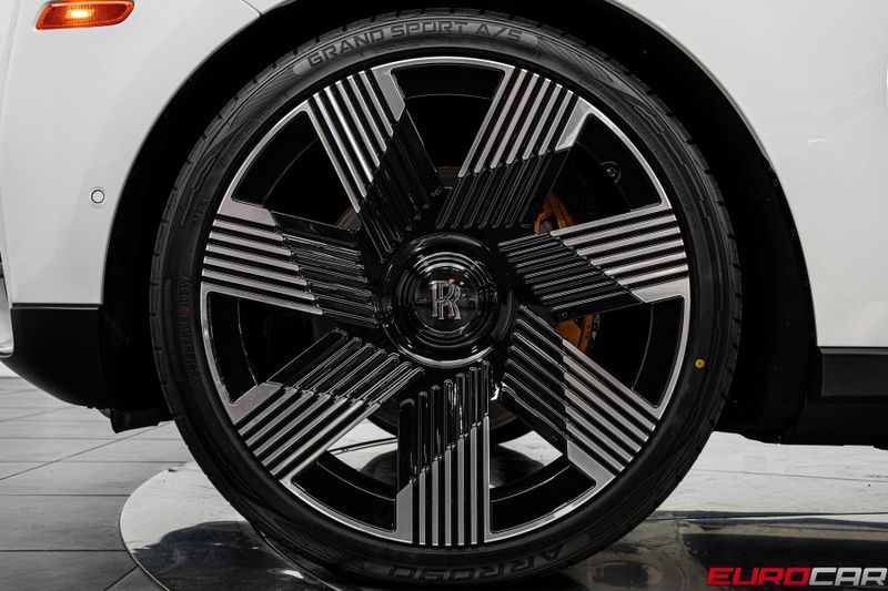Used 2024 Rolls-Royce Cullinan Black Badge *BESPOKE INTERIOR*Image 21