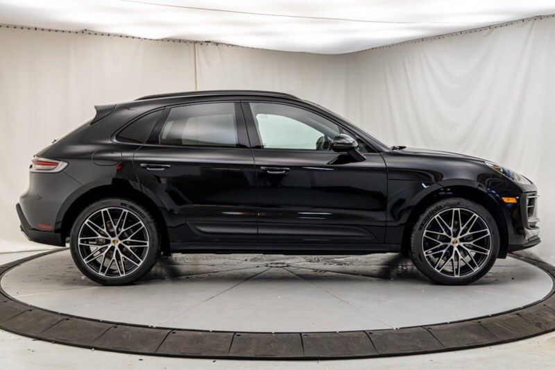 2024 Porsche Macan Image 6