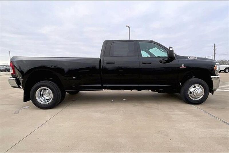 2024 RAM 3500 Tradesman Crew Cab 4x4 8