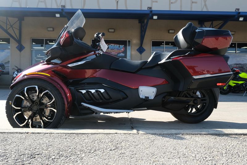 2025 Can-Am SPYDER RT LIMITED DEEP MARSALA METALLIC WITH PLATINUM ACCENTSImage 26