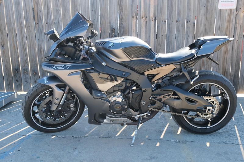 USED 2016 YAMAHA YZFR1 CA Image 6