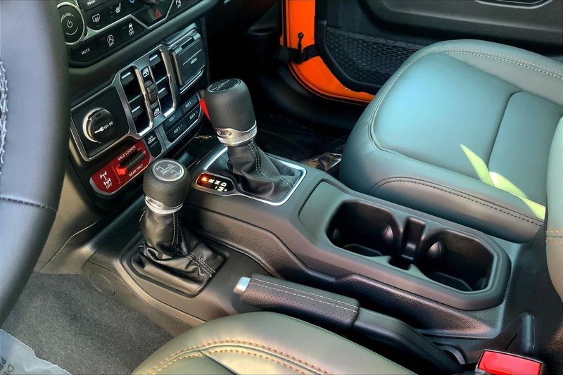2025 Jeep Gladiator Mojave photo 7