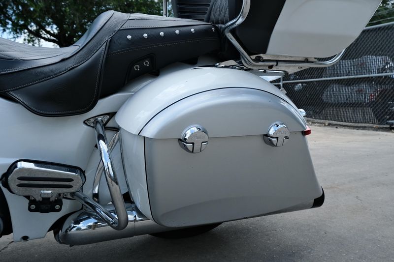 USED 2019 INDIAN MOTORCYCLE ROADMASTER Image 13