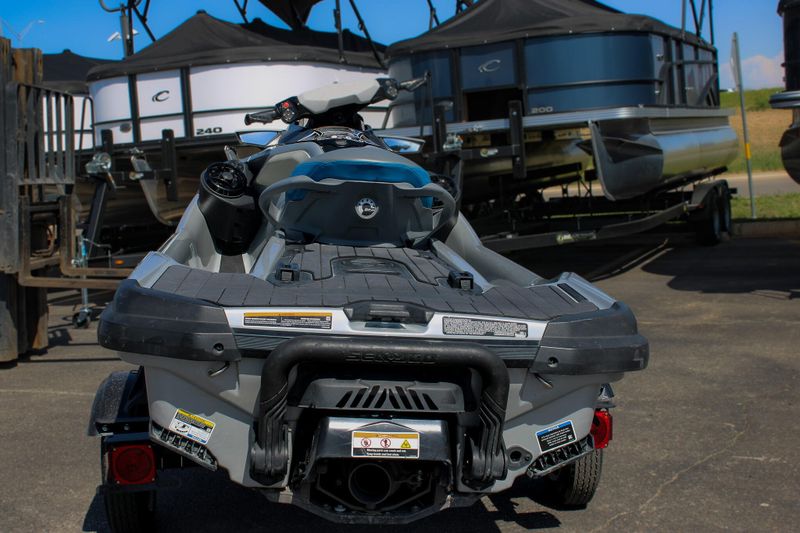2021 SEADOO GTX 300 LTD SILVER Image 8