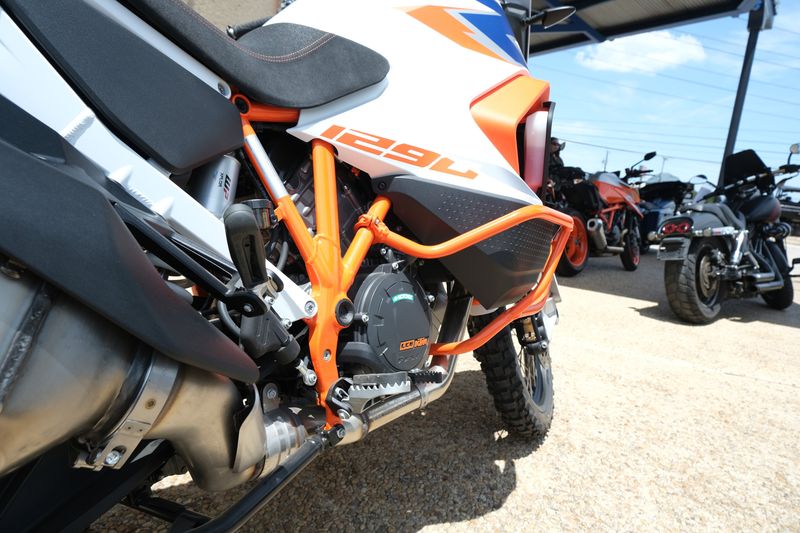 2024 KTM 1290 SUPER ADVENTURE R OT WHITEImage 4