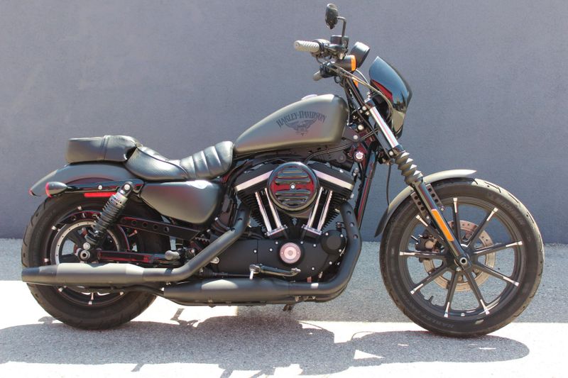 2018 Harley-Davidson Sportster Iron 883 Image 1