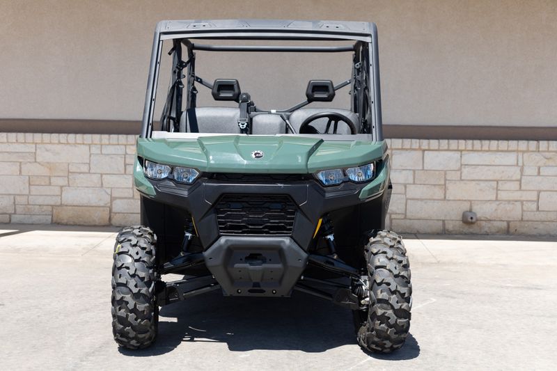 2023 CAN-AM SSV DEF MAX DPS 62 HD7 GN 23 in a GREEN exterior color. Family PowerSports (877) 886-1997 familypowersports.com 