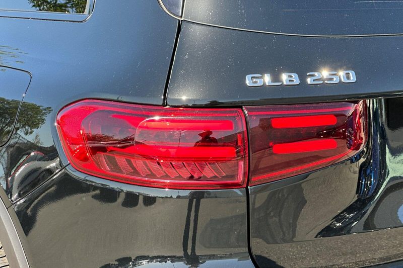Used 2024 Mercedes-Benz GLB 250Image 32
