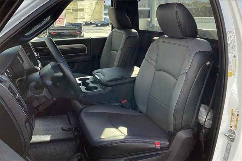 2022 RAM 2500 Tradesman Regular Cab 4x4 8