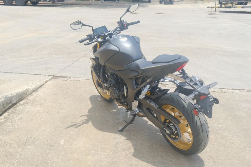2025 Honda CB1000 HORNET SP MATTE BLACK METALLIC Image 5