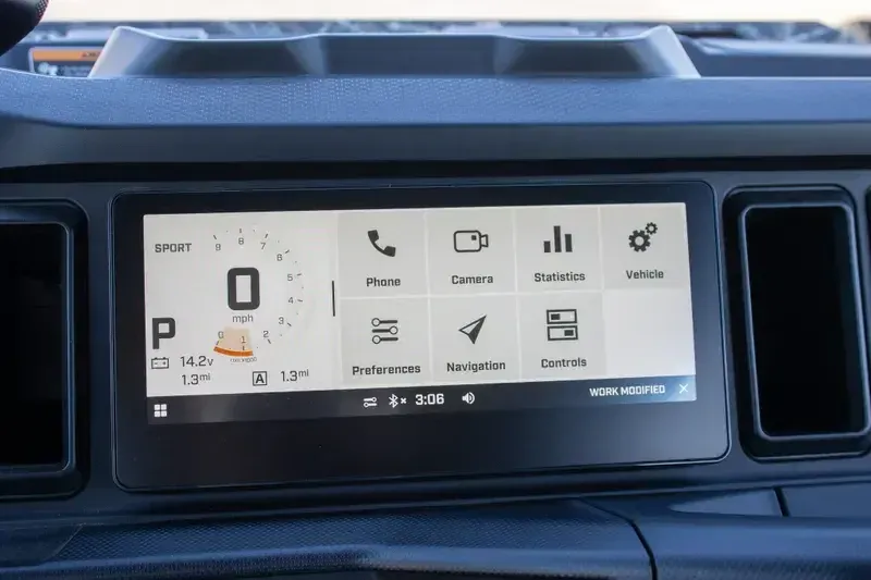 NEW 2026 CAN-AM DEFENDER MAX XT HD11 WITH 1025 INCH TOUCHSCREEN Image 16