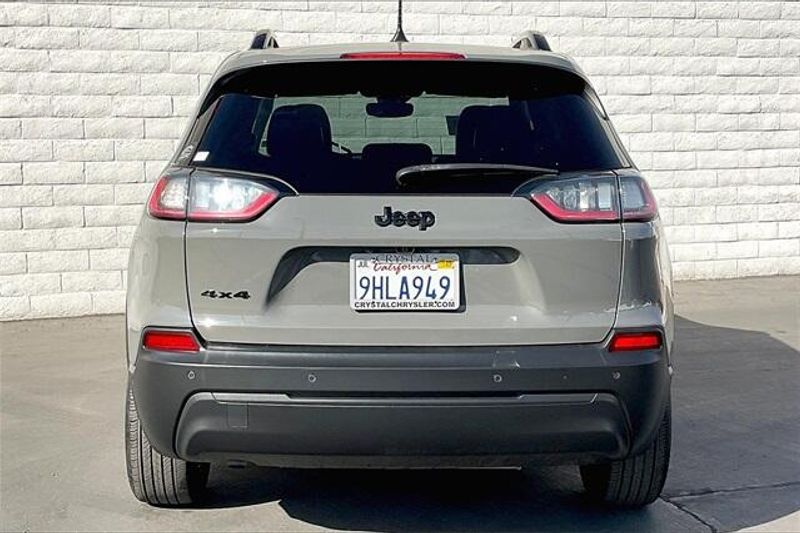Used 2023 Jeep Cherokee AltitudeImage 3