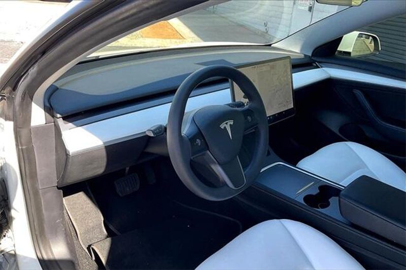 2021 Tesla Model 3 Long RangeImage 6