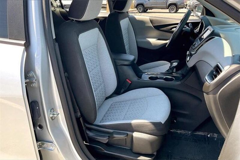 2022 Chevrolet Equinox LSImage 6