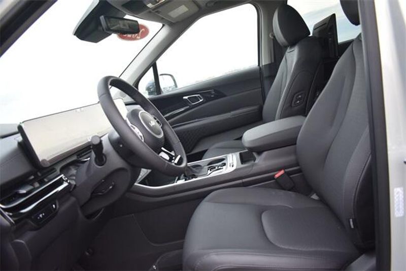 2025 Kia Carnival SX PrestigeImage 27