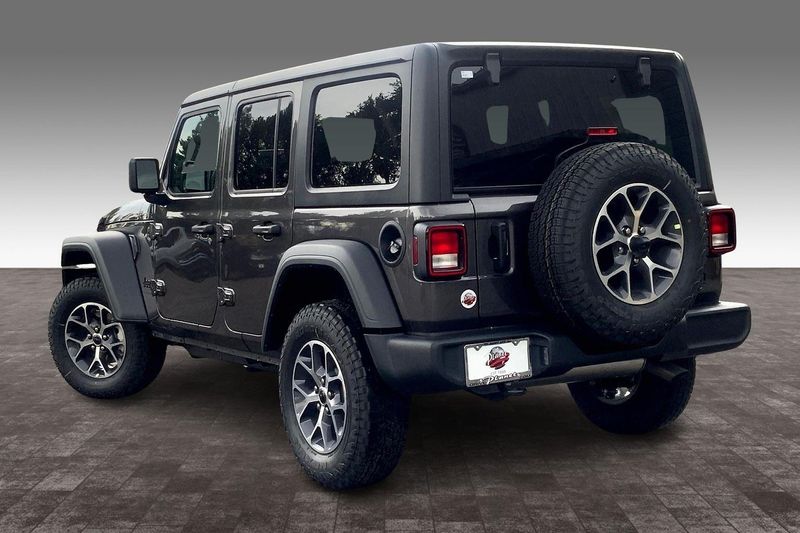 2025 Jeep Wrangler Unlimited Sport S photo 3