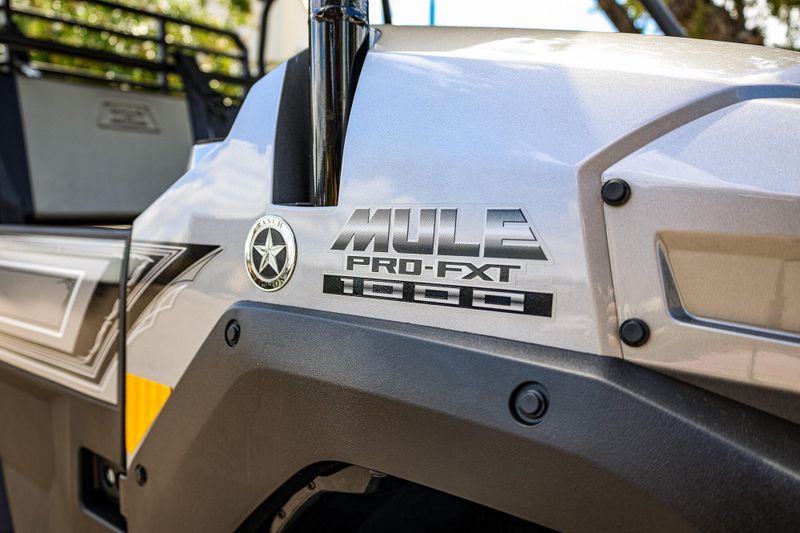 New 2026 Kawasaki MULE PROFXT 1000 LE RANCH EDITION   METALLIC PHANTOM SILVER Image 30