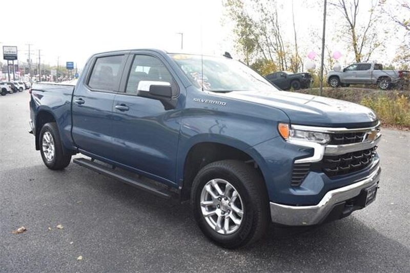 Used 2024 Chevrolet Silverado 1500 LTImage 10