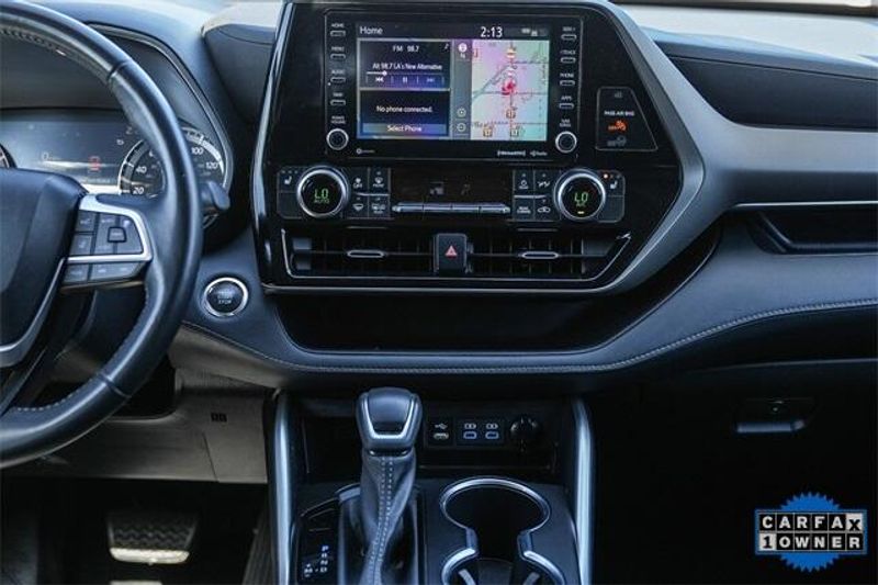 Used 2022 Toyota Highlander XLEImage 13