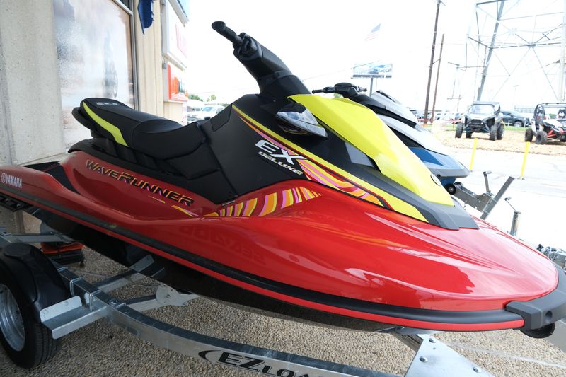 2024 Yamaha WAVERUNNER EX DELUXE TORCH RED AND BLACK Image 2