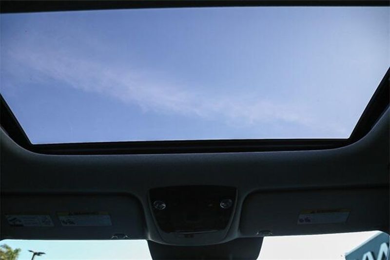 New 2025 Kia Niro EX TouringImage 9