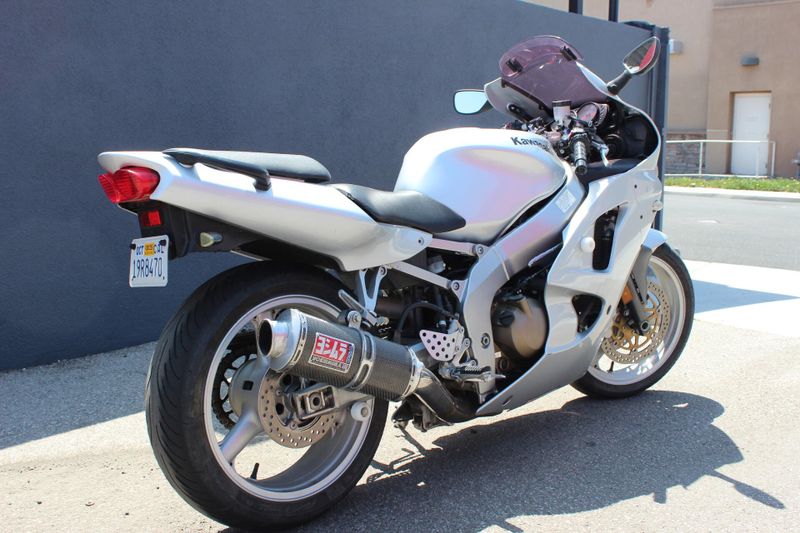 2006 Kawasaki ZZR�� 600 Image 6