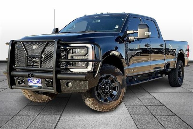 2023 Ford F-350 LariatImage 2