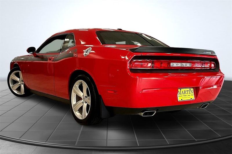 2009 Dodge Challenger SRT8 photo 2