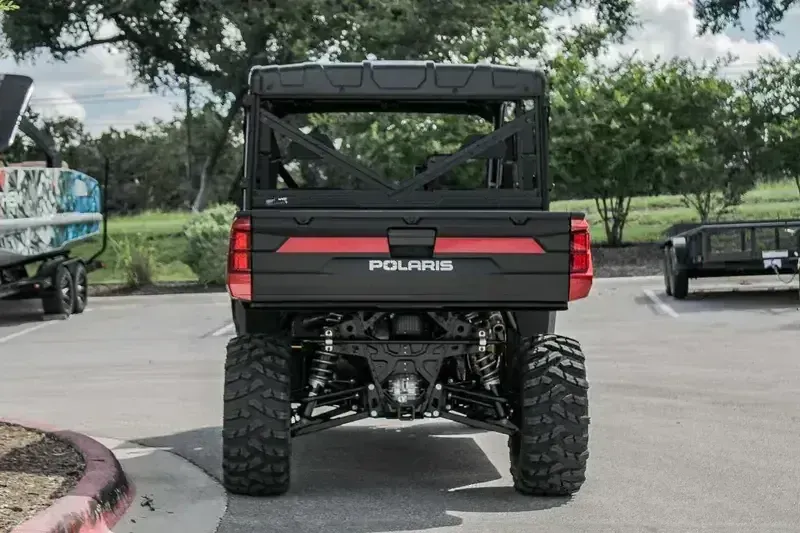 2025 Polaris RANGER CREW XP 1000 PREMIUM SUNSET REDImage 5