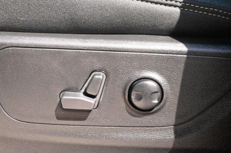 2025 RAM 1500 Big HornImage 16