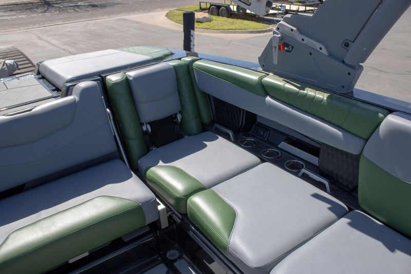 2023 MALIBU M220Image 16