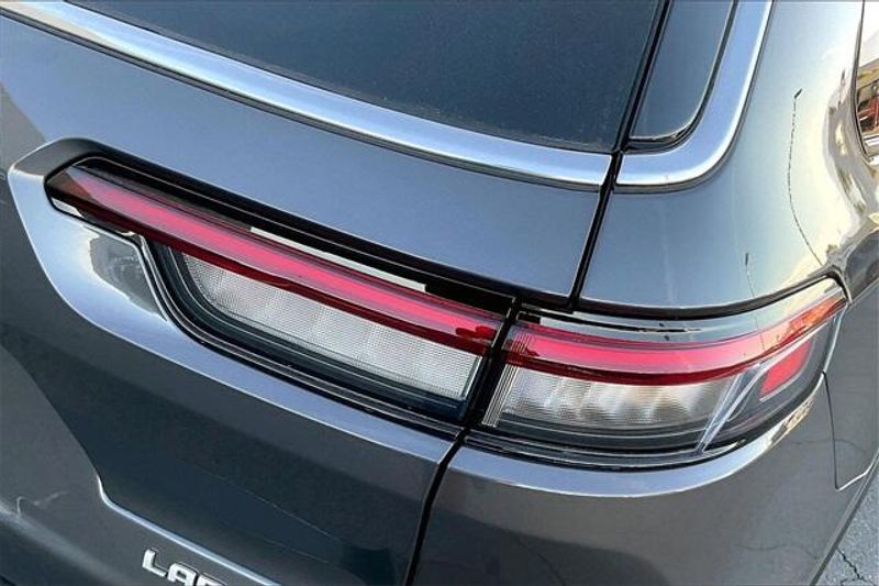 New 2025 Jeep Grand Cherokee L Laredo 4x4Image 12