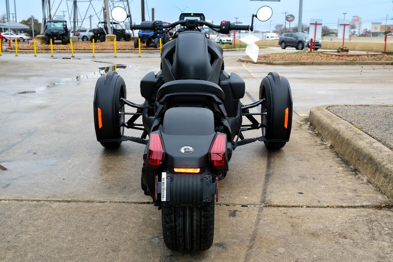 2025 Can-Am RYKER 900 BLACKImage 11