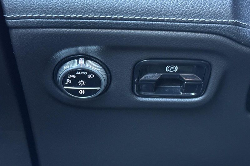 Used 2023 Mercedes-Benz EQE 350+ SUVImage 33