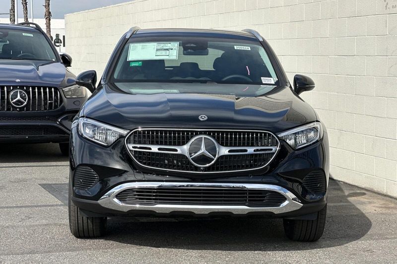 2025 Mercedes-Benz GLC-Class GLCGLC 350eImage 3