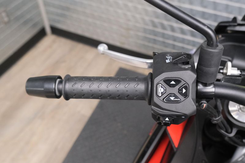 USED 2023 APRILIA TUONO 660 Image 16