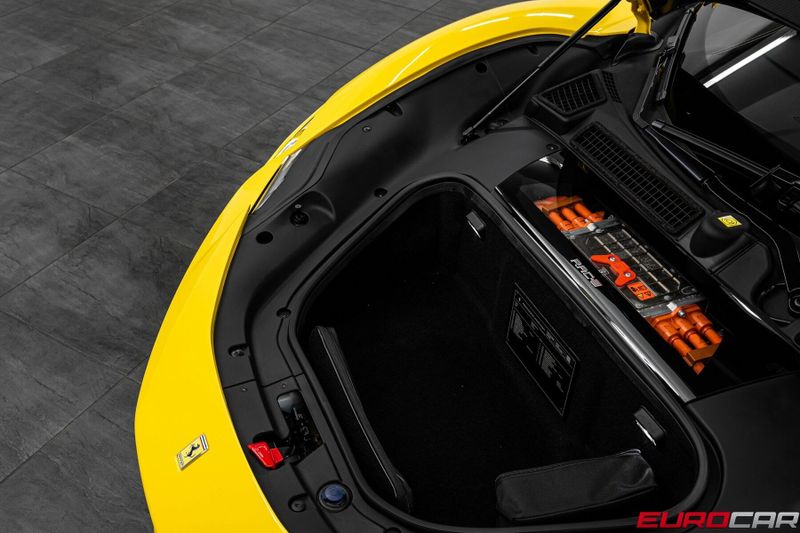 2022 Ferrari SF90 Stradale *CARBON FIBER INTERIOR * FRONT PPF*Image 11