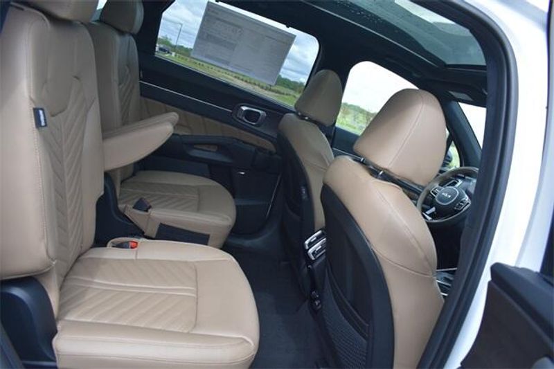 2025 Kia Sorento X-Line SX PrestigeImage 16